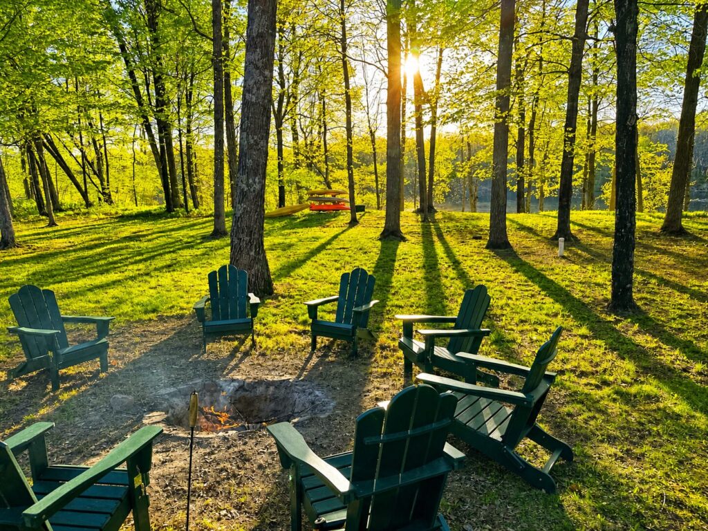 Beautiful yard overlooking the river.